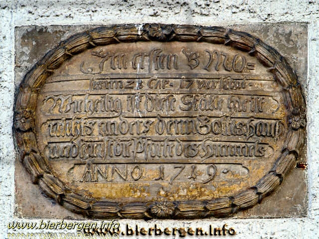 Inschrift am Kirchenschiff       (aufgenommen am 06.04.2008)